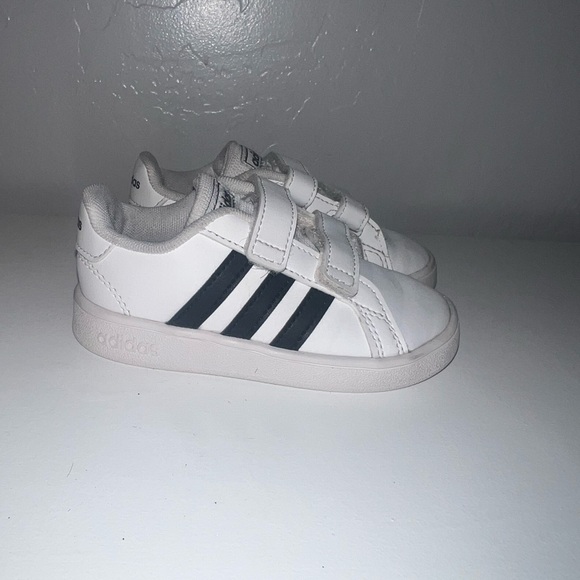adidas | Shoes | Adidas White And Black Sneakers With Velcro Straps 7c ...
